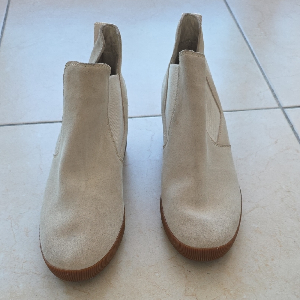 Sorel Suede Cream Ankle Booties